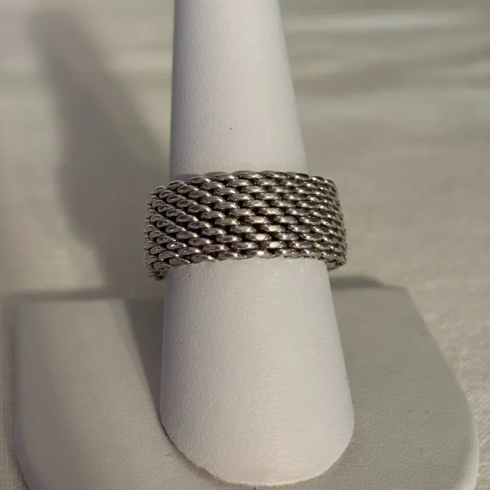 Authentic Tiffany & Co. 925 Sterling Silver Mesh ring (size 8 1/2) and pouch - Picture 2 of 14